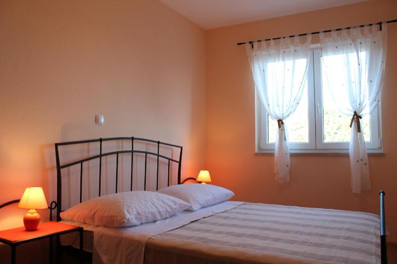 Comfort One-Bedroom Apartment image 4