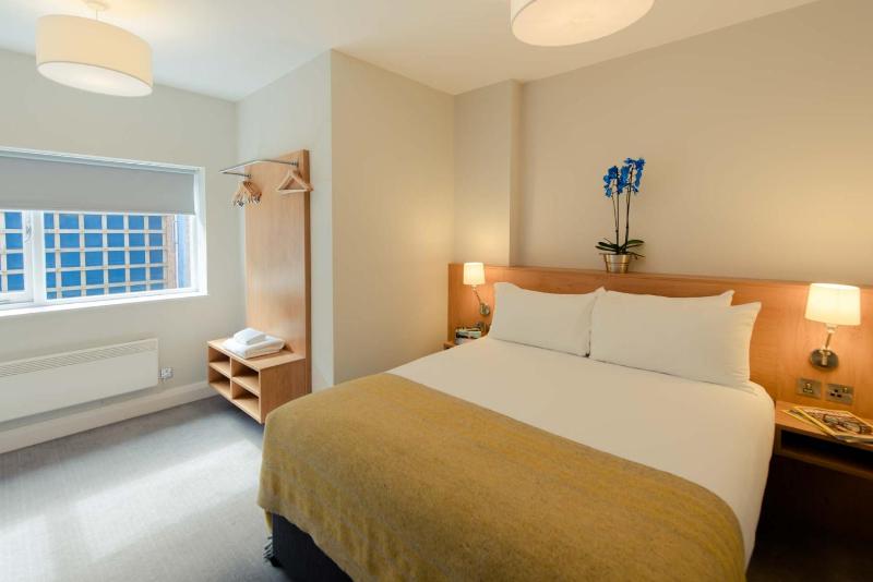 One-Bedroom Apartment image 1
