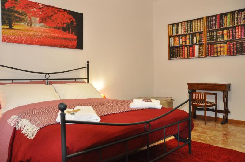 Double Room with Private External Bathroom image 2