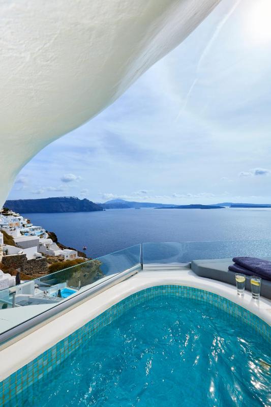 Executive Cave Suite with Outdoor Hot Tub and Caldera View image 4