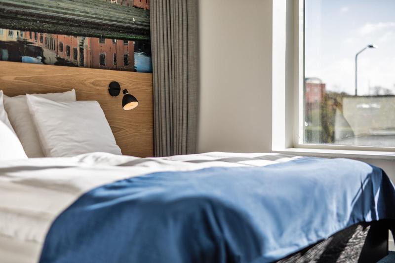 Superior Double Room image 3