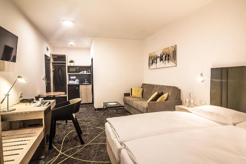 Double or Twin Room image 3