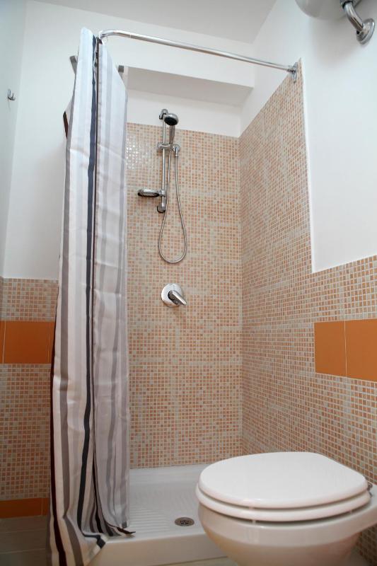 Double Room with Balcony image 2