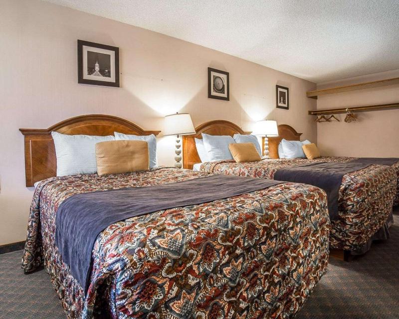 Family Room image 1