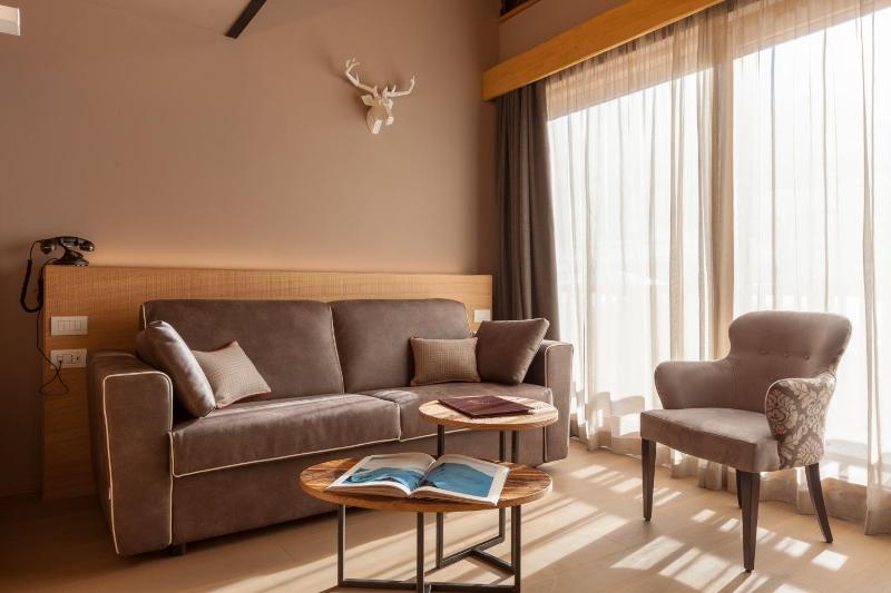 One-Bedroom Suite image 2