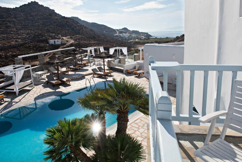 Deluxe Double or Twin Room with Sea View image 4