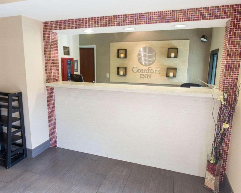 Comfort Inn Pittsburgh Crafton - image 3