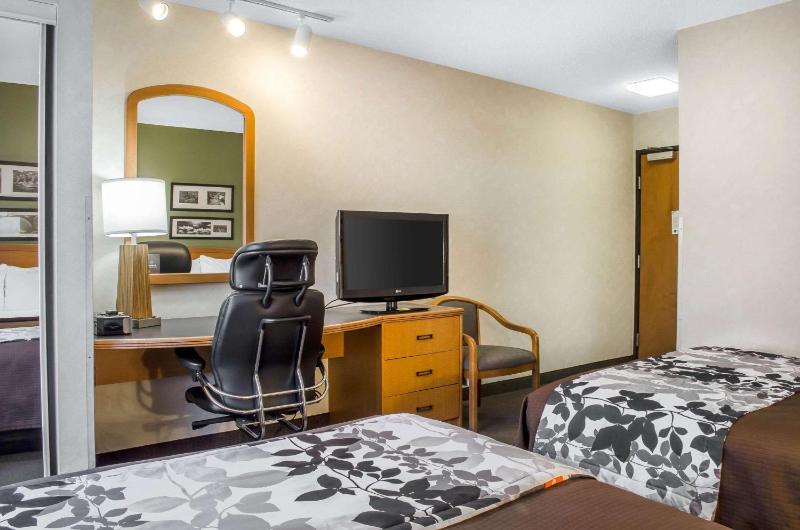 Double Room with Two Double Beds - Non-Smoking image 3