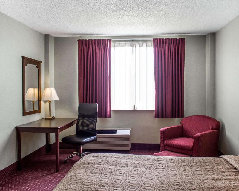 King Room - Non-Smoking image 2