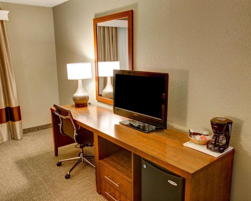 Double Room with Two Double Beds - Non-Smoking image 2
