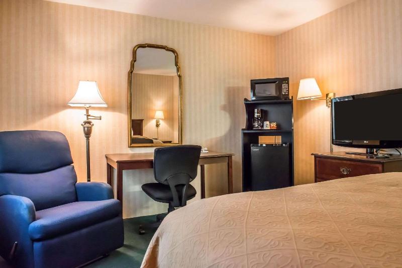 Quality Inn Pittsburgh Airport - image 27