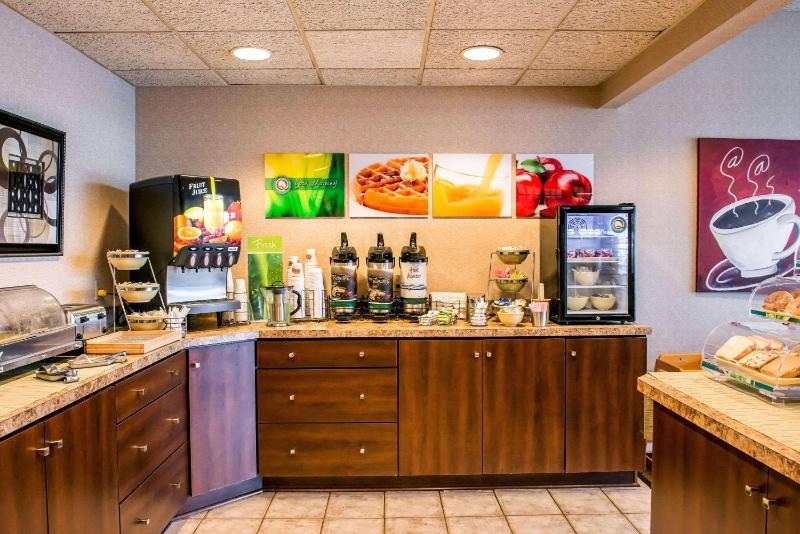 Quality Inn Pittsburgh Airport - image 21