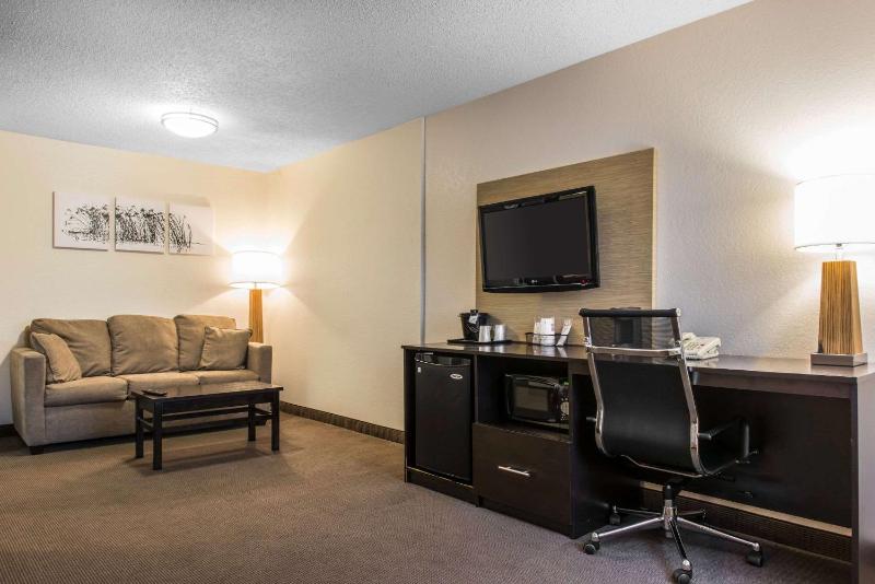 Sleep Inn & Suites Pittsburgh Airport - image 6