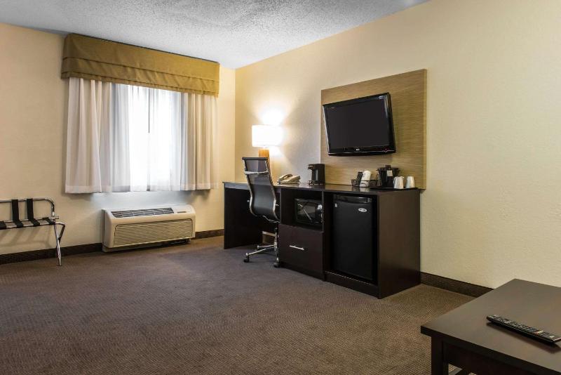 Sleep Inn & Suites Pittsburgh Airport - image 14