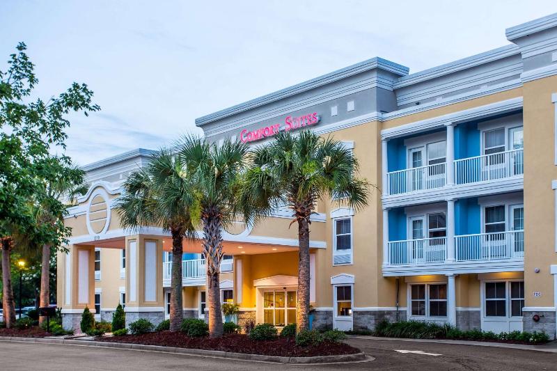 Comfort Suites at Isle of Palms Connector Images