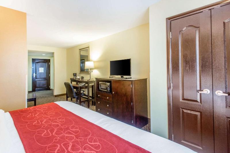 King Suite - Disability Access/Non-Smoking image 4