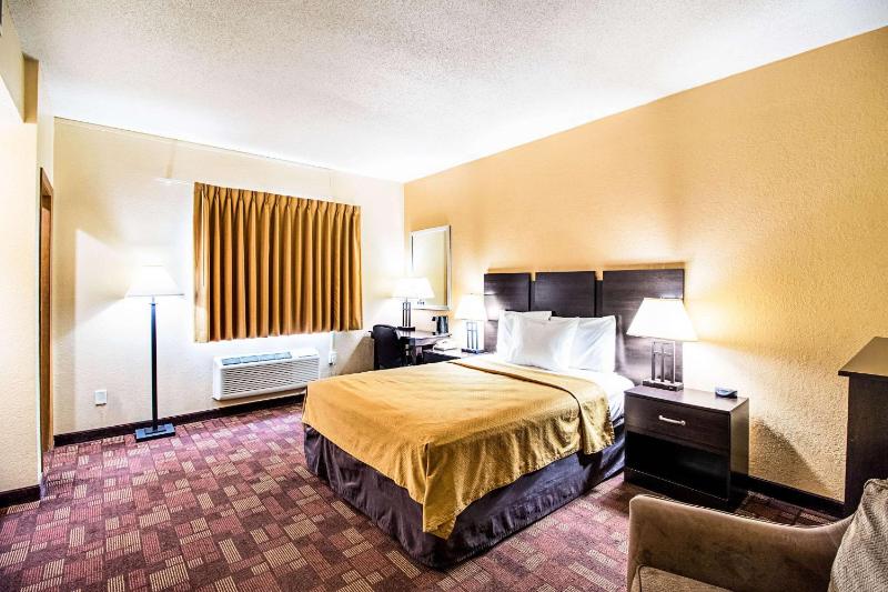 Queen Room - Non-Smoking image 2