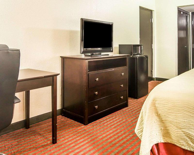 King Room - Non-Smoking image 4