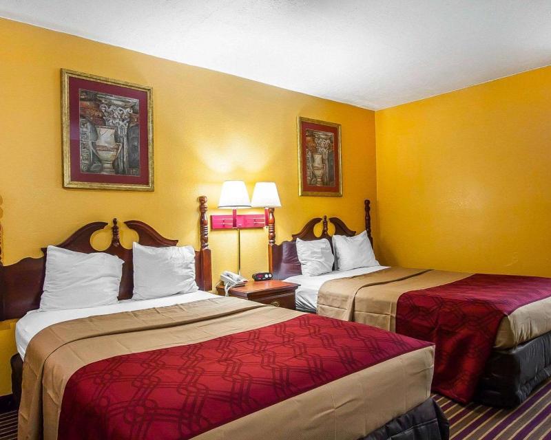 Double Room with Two Double Beds - Non-Smoking image 2