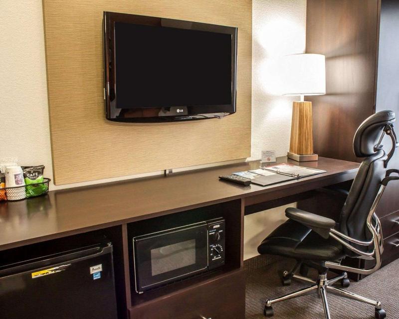 Double Room with Two Double Beds - Non-Smoking image 2