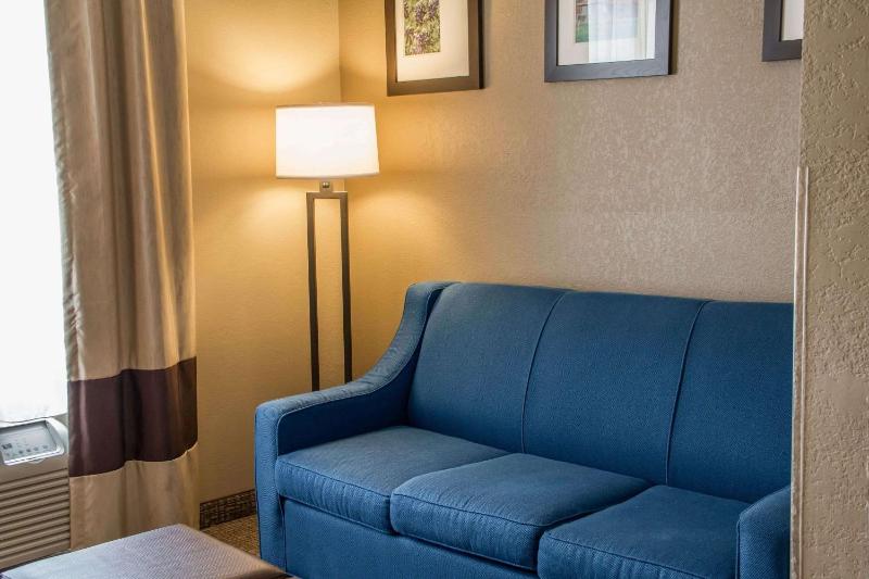 King Suite with Sofa Bed - 2nd Floor image 2