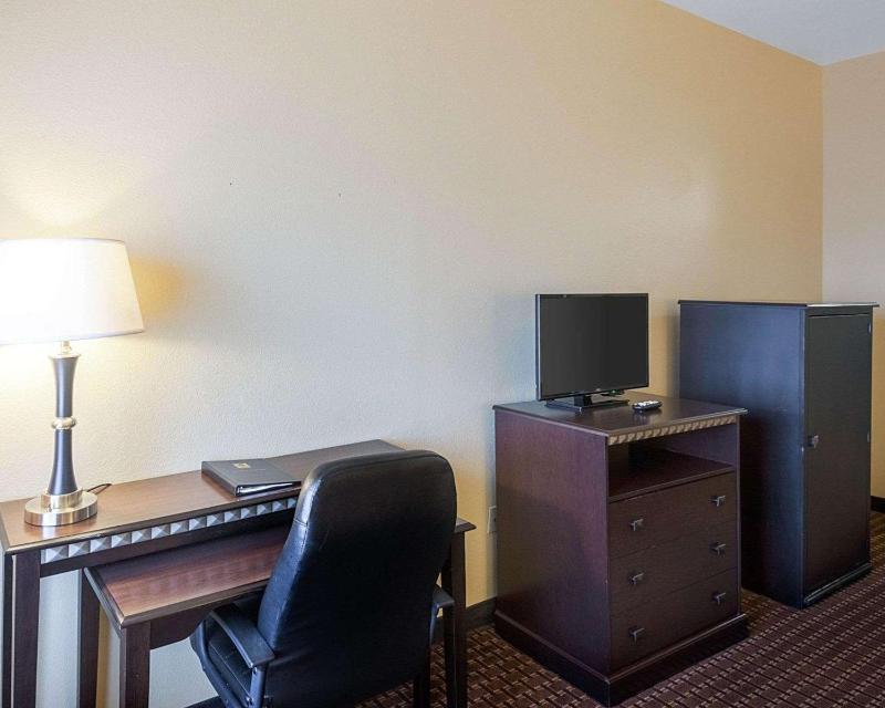 King Room - Non-Smoking image 3