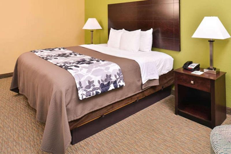 Sleep Inn & Suites Downtown Houston Near Convention Center - image 7