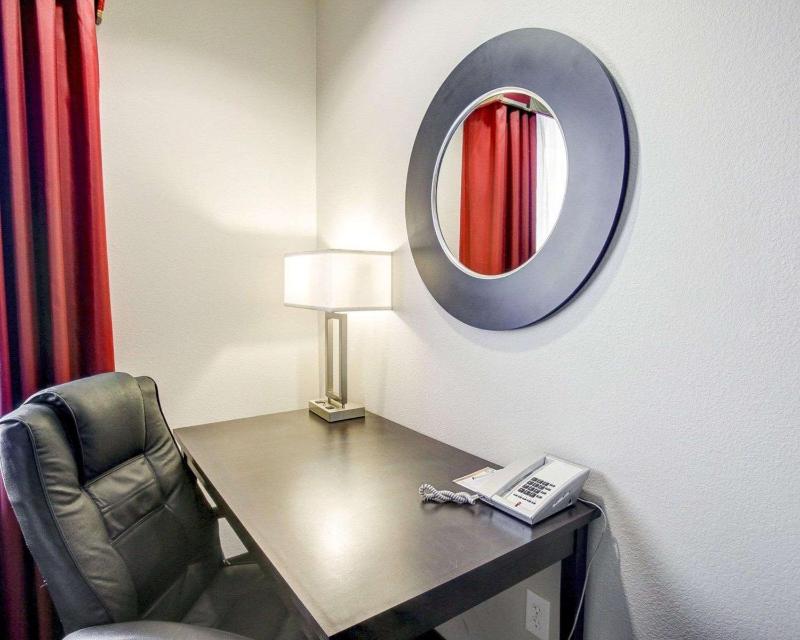 King Room - Non-Smoking image 2
