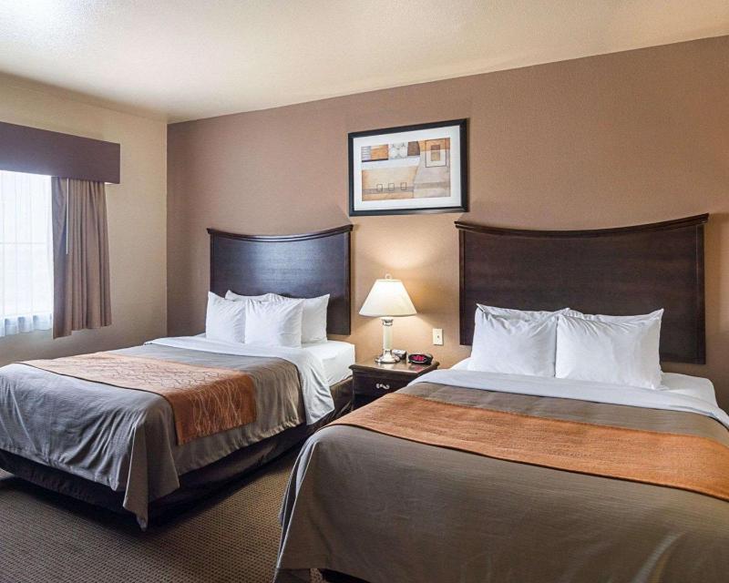 Queen Room with Two Queen Beds - Accessible/Non-Smoking  image 3