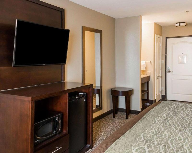 King Room - Disability Access - Non-Smoking image 2