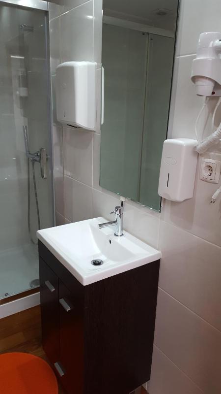 Cool Guesthouse - image 12
