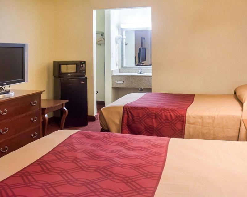 Double Room with Two Double Beds - Non-Smoking image 2