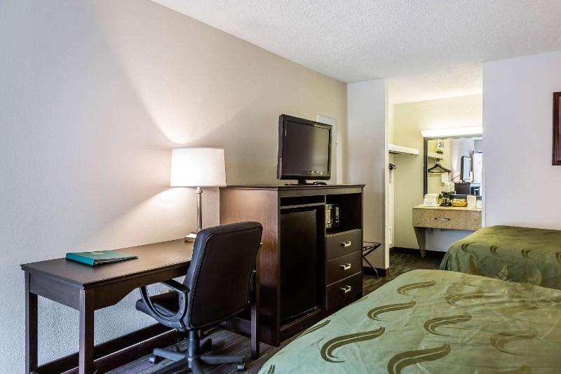 Double Room with Two Double Beds - Non-Smoking image 3
