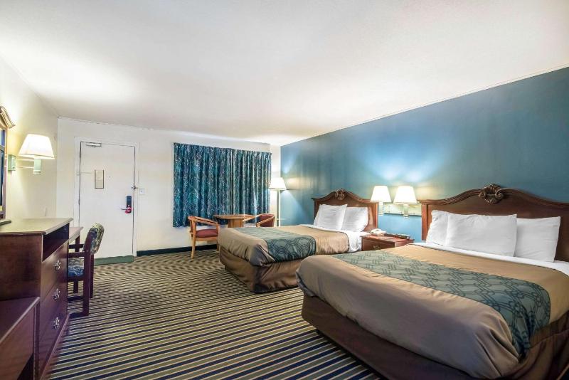 Double Room with Two Double Beds - Non-Smoking image 3