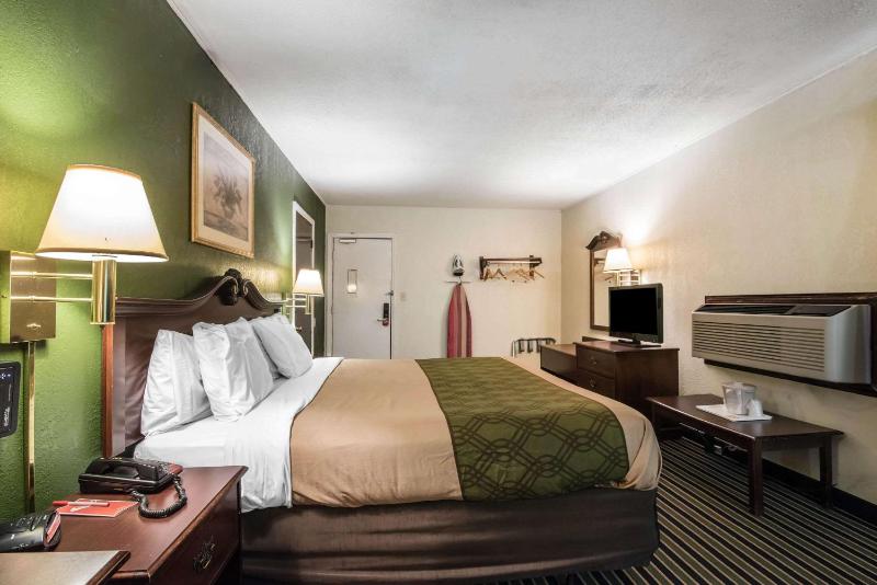 King Room - Non-Smoking image 2