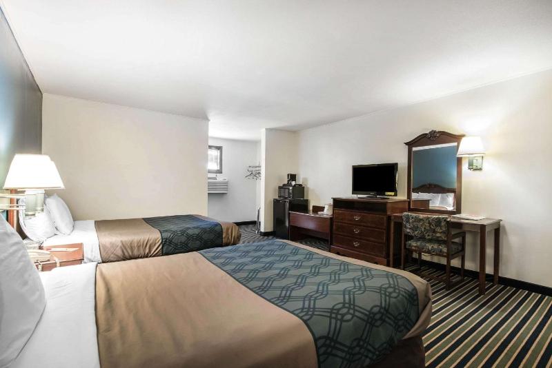 Double Room with Two Double Beds - Non-Smoking image 3