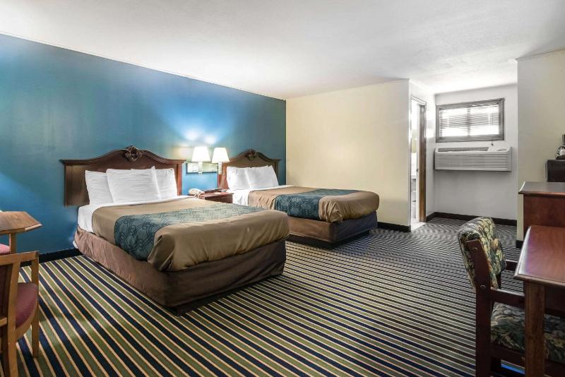 Double Room with Two Double Beds - Non-Smoking image 2