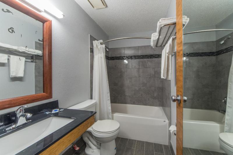 Junior Suite with Hot Tub image 2