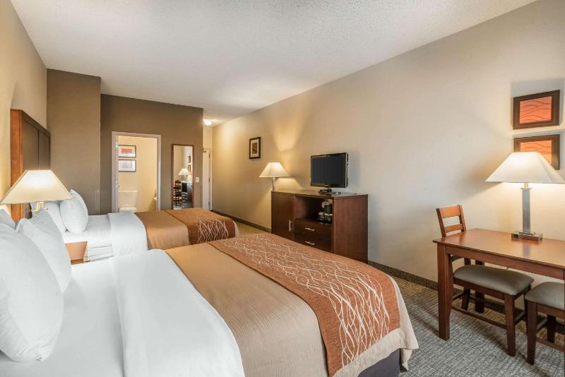 Queen Room with Two Queen Beds - Accessible/Non-Smoking  image 3