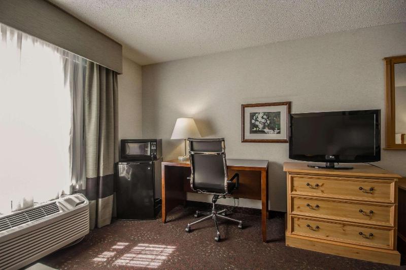 King Suite - Non-Smoking image 4
