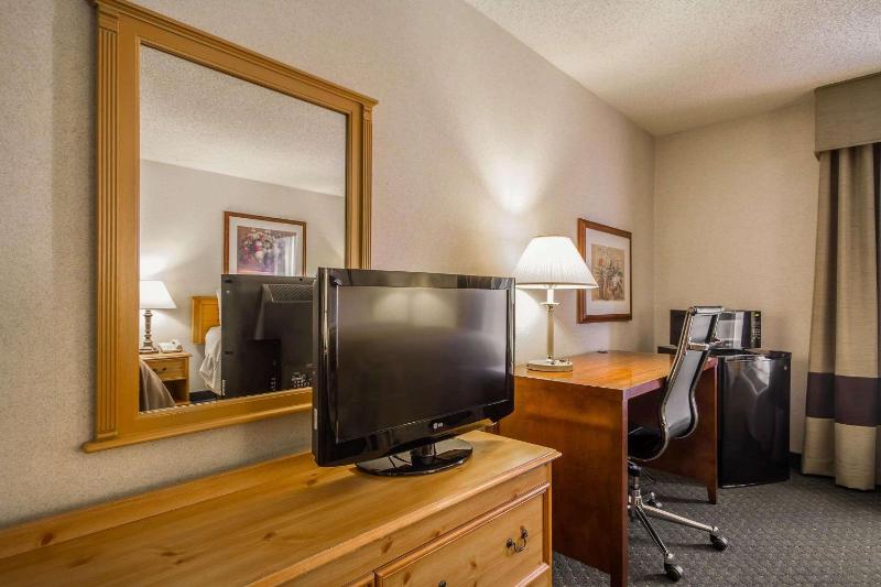Double Room with Two Double Beds - Non-Smoking image 3