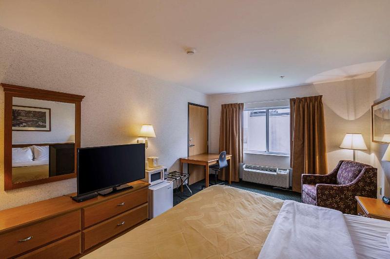 King Room - Non-Smoking image 4