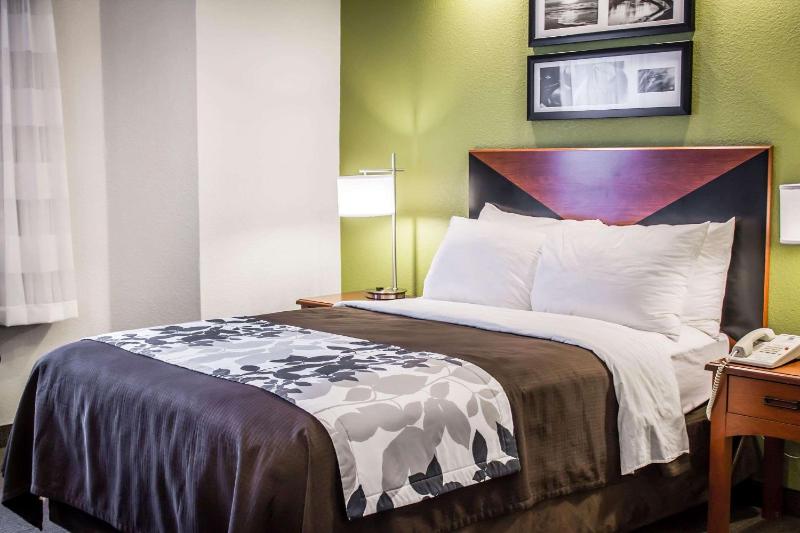 Double Room - Accessible/Non-Smoking image 4