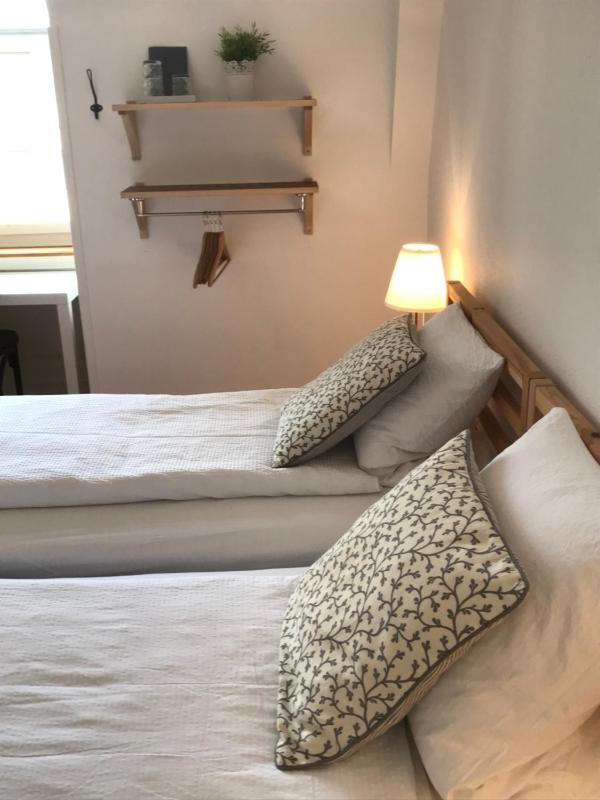 Triple Room with Shared Bathroom image 3
