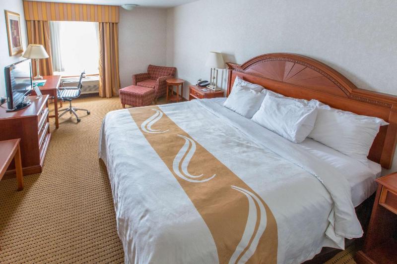 King Room - Non-Smoking image 4