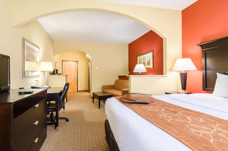 Executive King Suite - Non-Smoking image 3