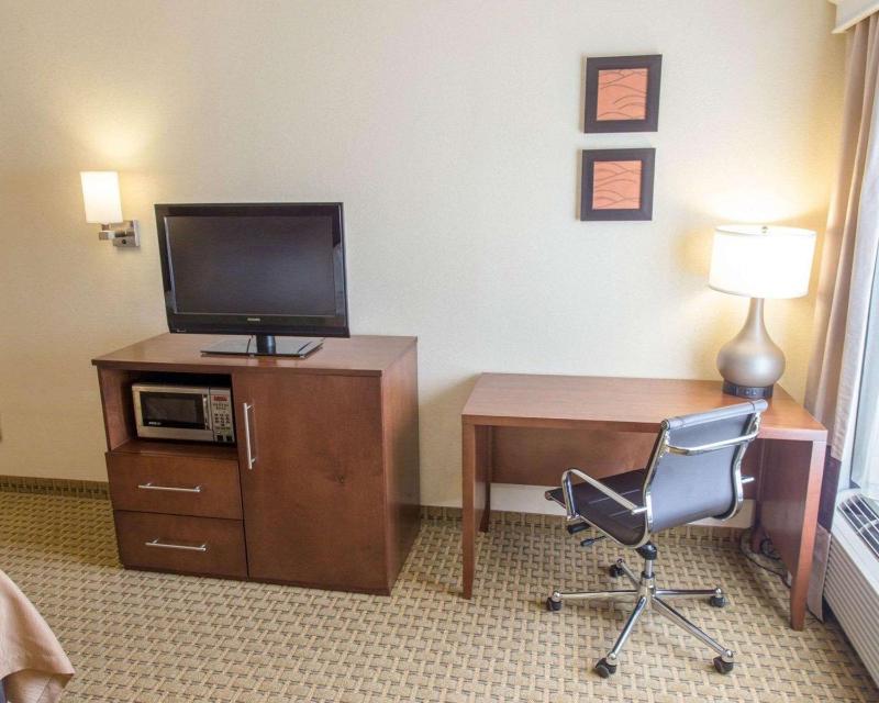 King Room - Non-Smoking image 3