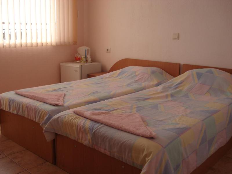 Double or Twin Room with Balcony image 2