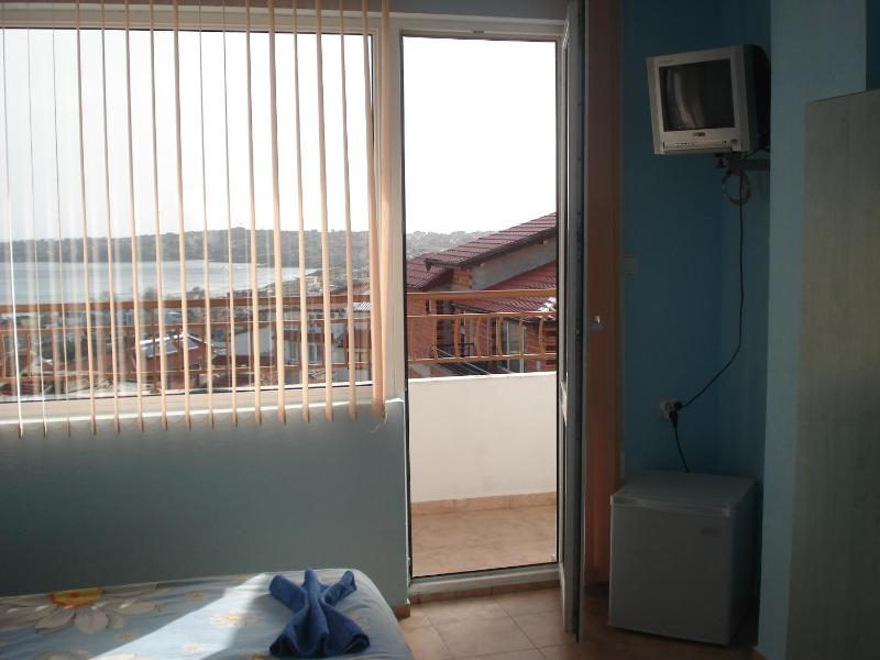 Double or Twin Room with Balcony image 4