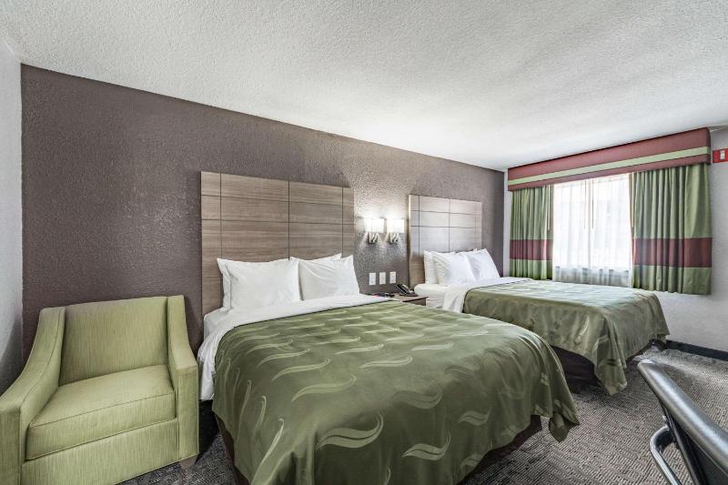 Queen Room with Two Queen Beds - Accessible/Non-Smoking  image 3